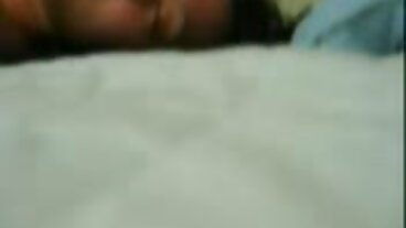 Pada skru laman web video lucah Sofa dengan Alyx Star yang menggoda dari Team Skeet