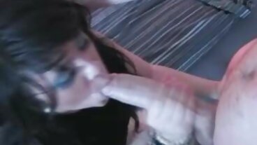 Oral bang dengan jolok awek menggoda Allie James dari Naughty America