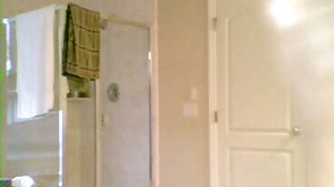 Sialan antara kaum dengan filem lucah video Khloe Kapri yang bersemangat dari Reality Kings