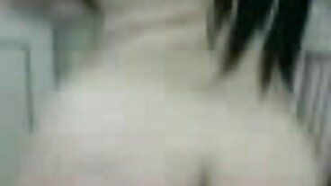 Seks handjob dengan Lara De Santis dan Valentina Bianco yang lucahtube bersemangat dari LetsDoeIt